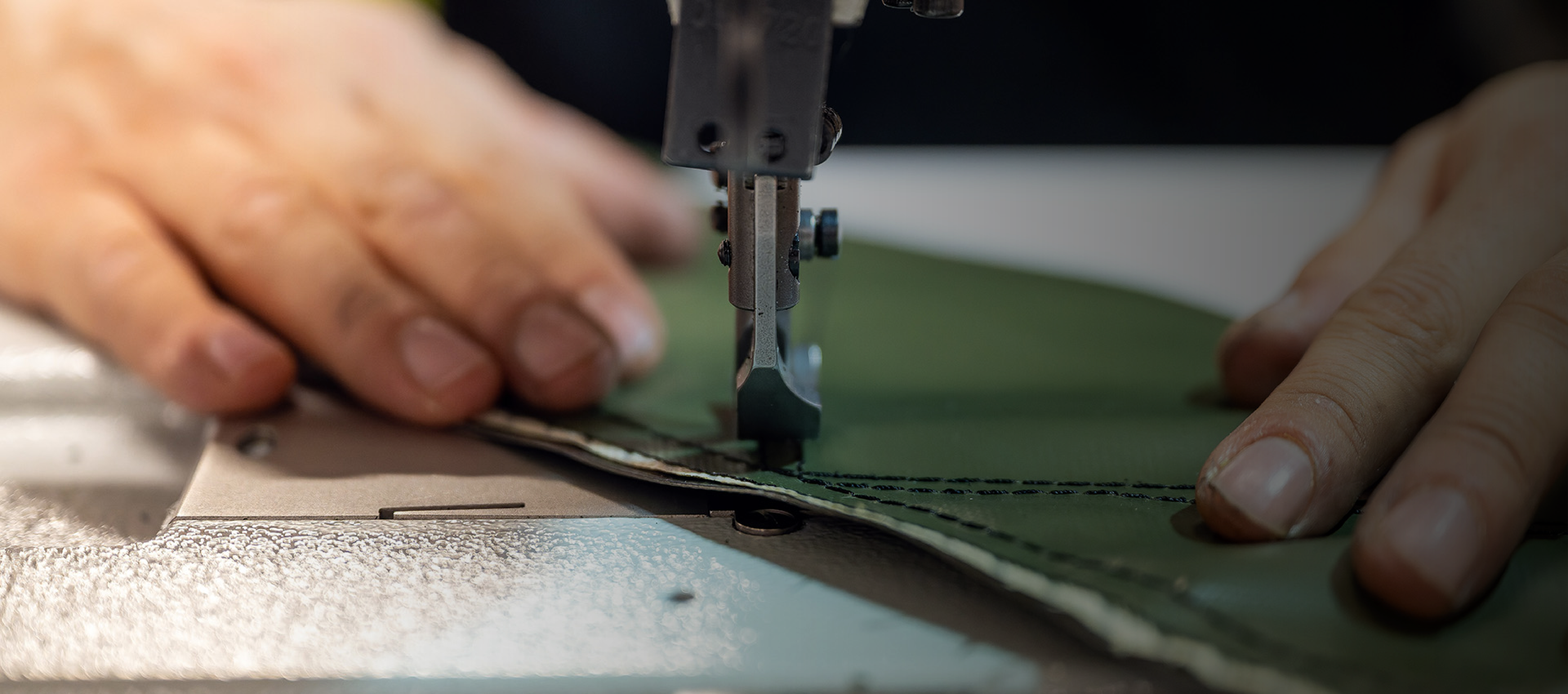 Detailansicht eines Nähvorgangs 